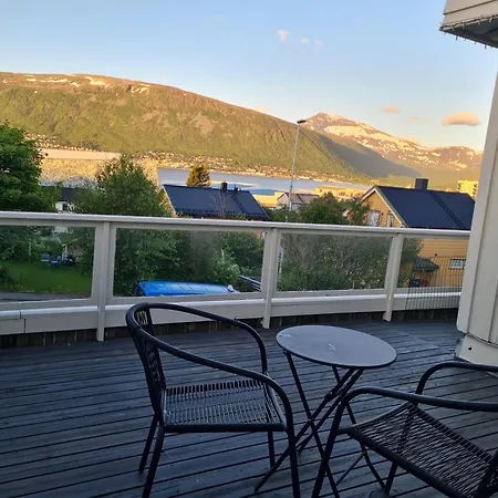 Cozy 1-bedroom With Large Living Area Apartment Tromsø