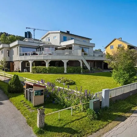 Apartment Cozy 1-bedroom With Large Living Area Tromsø