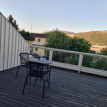 Cozy 2-bedroom With Large Living Area *